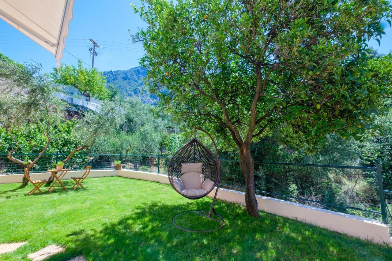 Almyros Aktis Private Garden Apartment Kalamata Ngoại thất bức ảnh