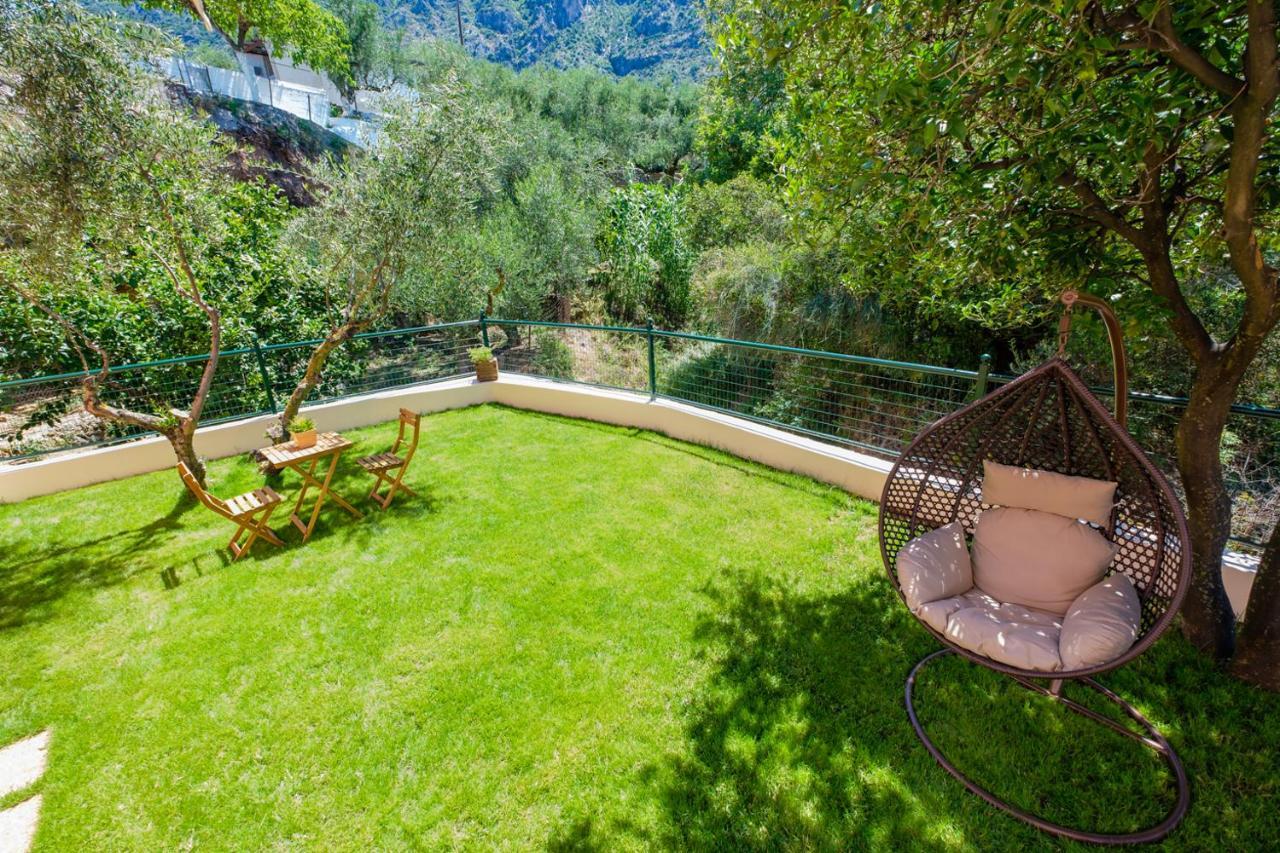 Almyros Aktis Private Garden Apartment Kalamata Ngoại thất bức ảnh