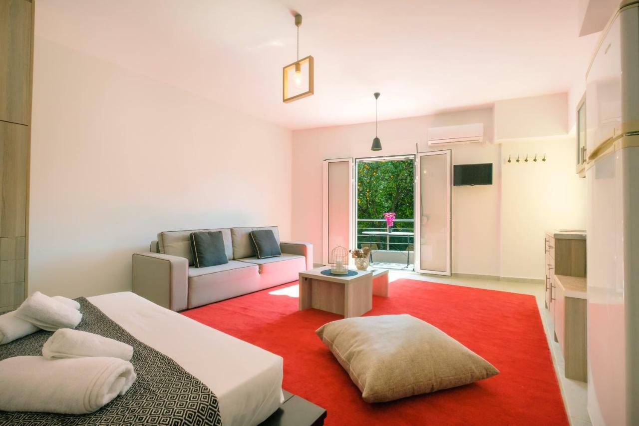 Almyros Aktis Private Garden Apartment Kalamata Ngoại thất bức ảnh